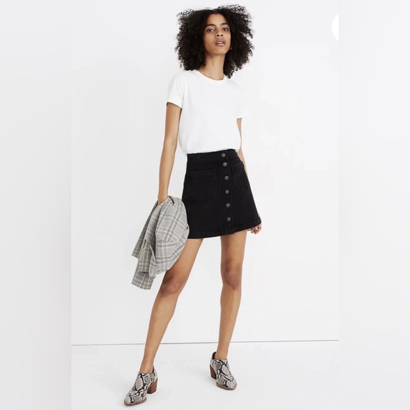 Madewell Stretch Denim A-Line Mini Skirt in Black Frost: Patch Pocket Edition 27 - Picture 1 of 5